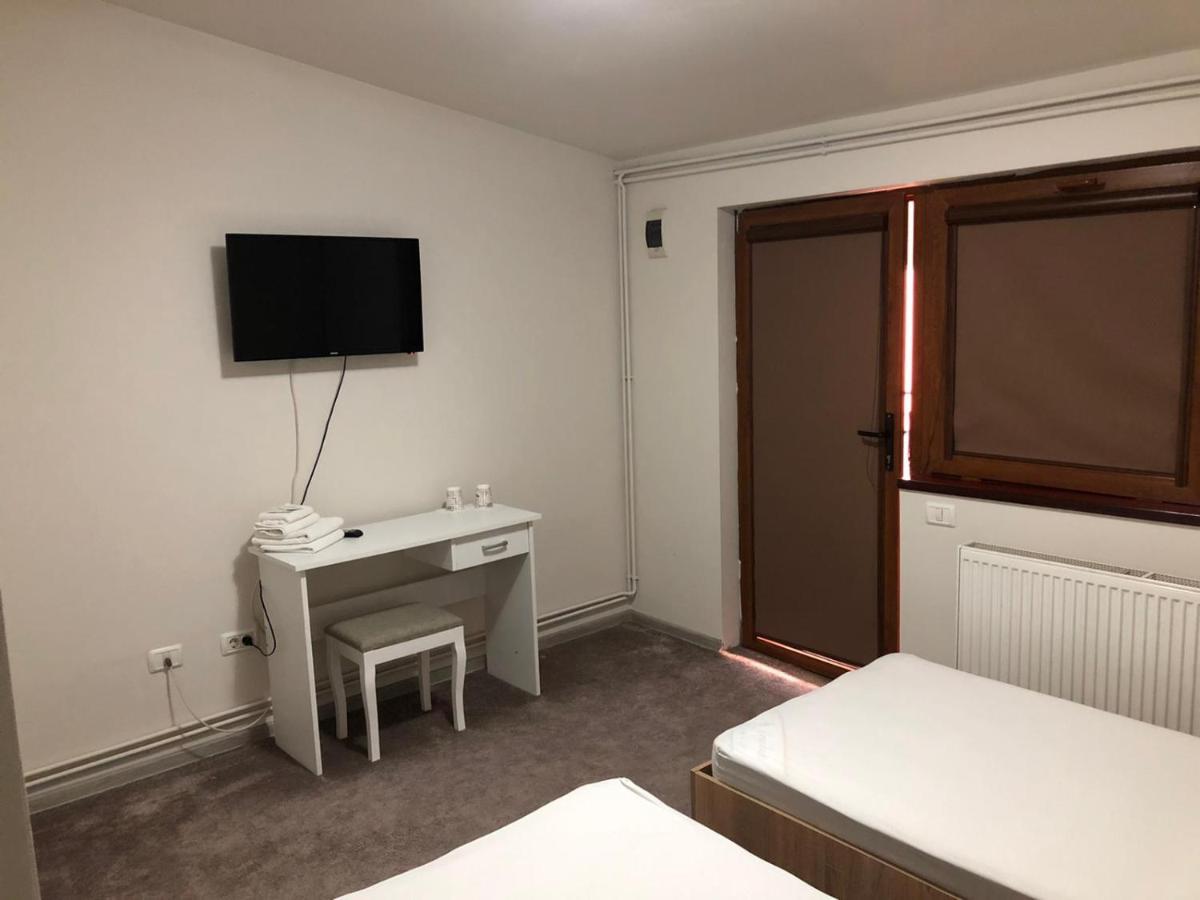 Hotel Cosmin Арад Екстер'єр фото