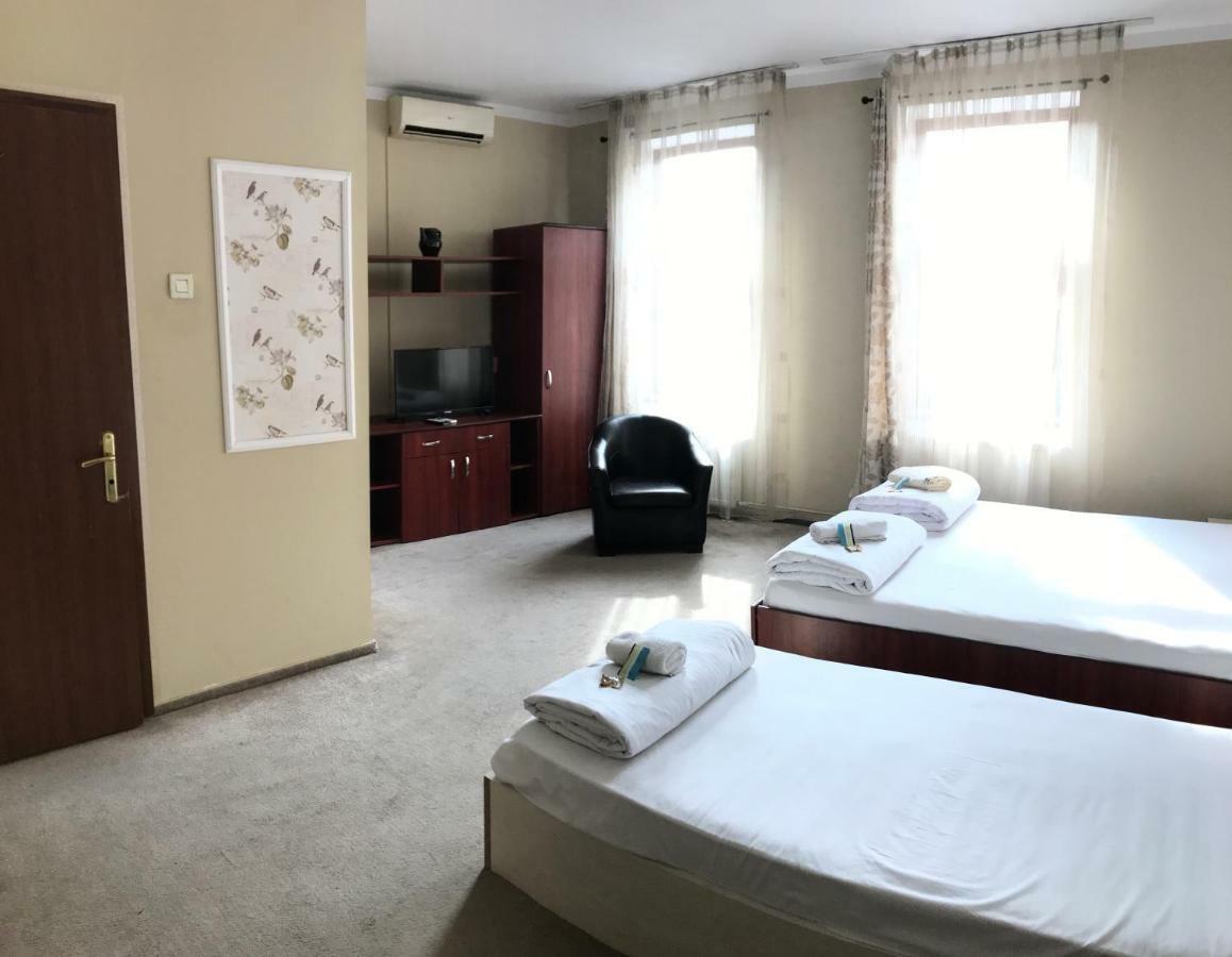 Hotel Cosmin Арад Екстер'єр фото