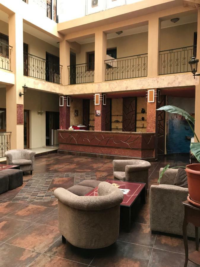 Hotel Cosmin Арад Екстер'єр фото