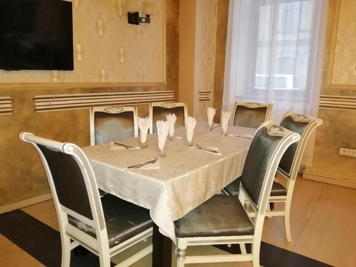 Hotel Cosmin Арад Екстер'єр фото